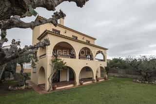 Casa a Els Munts. Espectacular vivienda unifamiliar en torredembarra