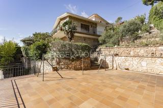 Maison à Vallirana. Espléndida y amplia casa en vallirana