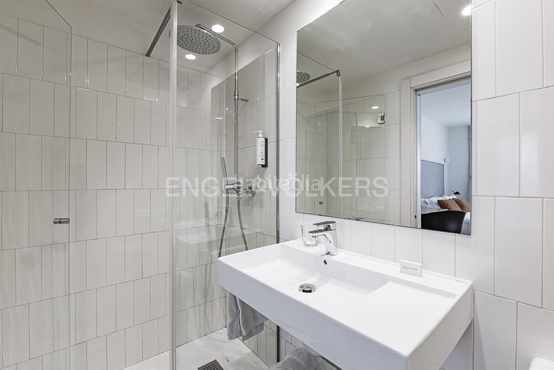 Foto 691815a3-a8af-4e74-9a8b-9e597fc2586a. Lloguer apartament amb calefacció aparcament a Dreta de l´Eixample Barcelona