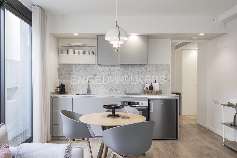 Foto f6d5e563-ca05-4f4b-b40d-eab53757aad9. Lloguer apartament amb calefacció aparcament a Dreta de l´Eixample Barcelona