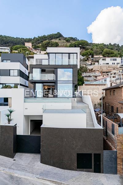 Foto 0073b5f2-1b08-4747-89b7-aee9790c0e39. House with heating pool in Sarrià Barcelona