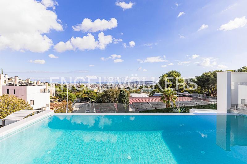 Foto 65ed8188-2cf5-4ac2-923d-ca141c51d973. House with heating pool in Sarrià Barcelona