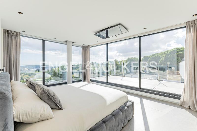 Foto d88844b8-271a-40a1-8e70-8b33b3a8af0a. House with heating pool in Sarrià Barcelona