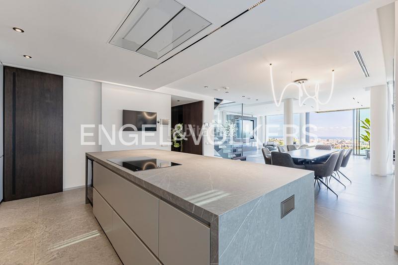 Foto dde03a49-4708-4afc-bd98-27ea24c1b981. House with heating pool in Sarrià Barcelona