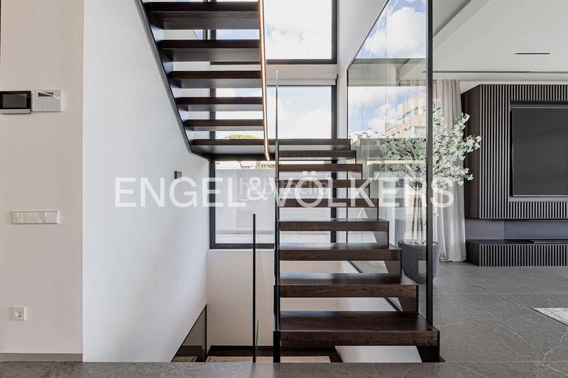 Foto f874906e-57ab-4535-a90e-68a3b5a49420. House with heating pool in Sarrià Barcelona