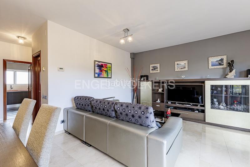 Foto 8d17280a-e23f-46fa-bee4-3e5fdc686950. Pis a Sant Andreu de Palomar Barcelona