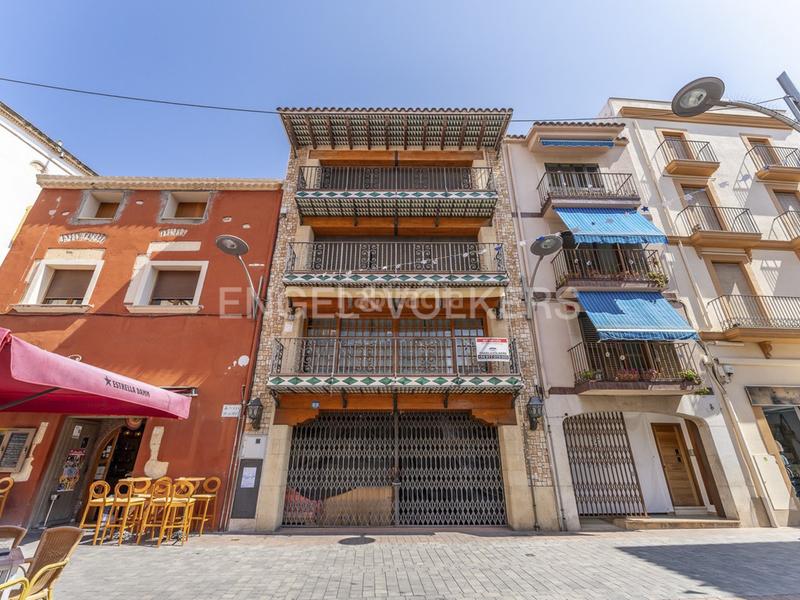 Foto 54bf951c-b4e0-40f1-828f-b3992b08e490. Casa edificio emblemático en el centro antiguo en Torredembarra