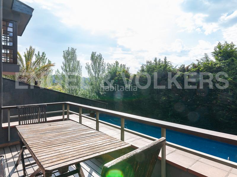 Foto 25d5e05a-ad50-44bd-8caf-f775a8f6c7e7. Casa amb calefacció aparcament piscina a Golf-Can Trabal Sant Cugat del Vallès