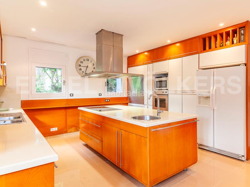 Foto 34c9685e-89e6-48e9-a741-440e37c237c0. Casa amb calefacció aparcament piscina a Golf-Can Trabal Sant Cugat del Vallès