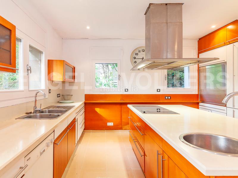 Foto 63a55d61-9cf6-447a-9ad0-7d8d40fd1b84. Casa amb calefacció aparcament piscina a Golf-Can Trabal Sant Cugat del Vallès