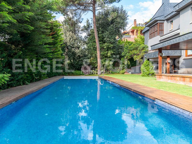 Foto 88576e86-78d6-4c23-9f57-7693d8b271f5. Casa amb calefacció aparcament piscina a Golf-Can Trabal Sant Cugat del Vallès