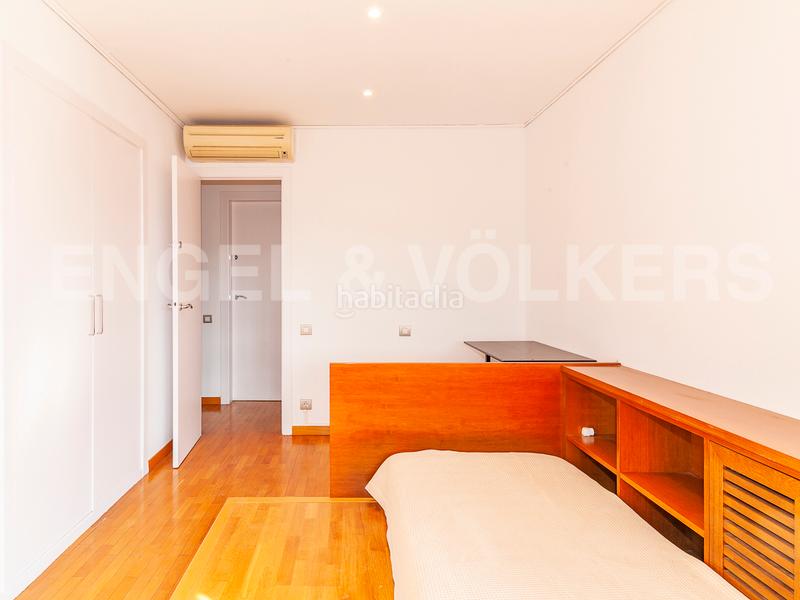 Foto cdeb329e-549c-4da0-94c9-af629885e5e3. Casa amb calefacció aparcament piscina a Golf-Can Trabal Sant Cugat del Vallès