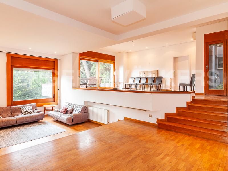 Foto e1d70030-0aae-402a-96d3-dfc5e12bc0f3. Casa amb calefacció aparcament piscina a Golf-Can Trabal Sant Cugat del Vallès