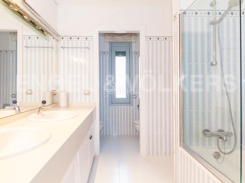 Foto e217958e-bfb4-4a87-86ee-32acd58355c2. Casa amb calefacció aparcament piscina a Golf-Can Trabal Sant Cugat del Vallès