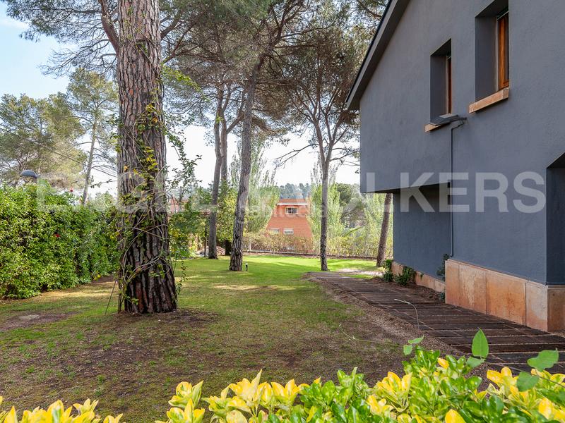 Foto eaf92fa6-a783-4470-9ea0-f5e3e13d52f7. Casa amb calefacció aparcament piscina a Golf-Can Trabal Sant Cugat del Vallès