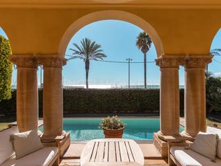 Casa a Les Botigues de Sitges. Ubicacion inmejorable