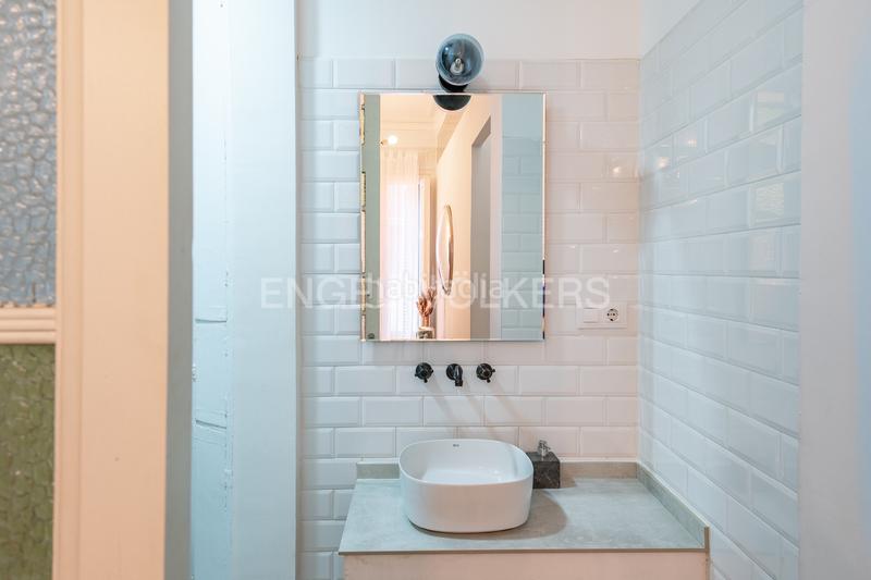Foto ffb87384-7065-4349-ae00-f9b9f8d09ca9. Apartament amb calefacció a Vila de Gràcia Barcelona