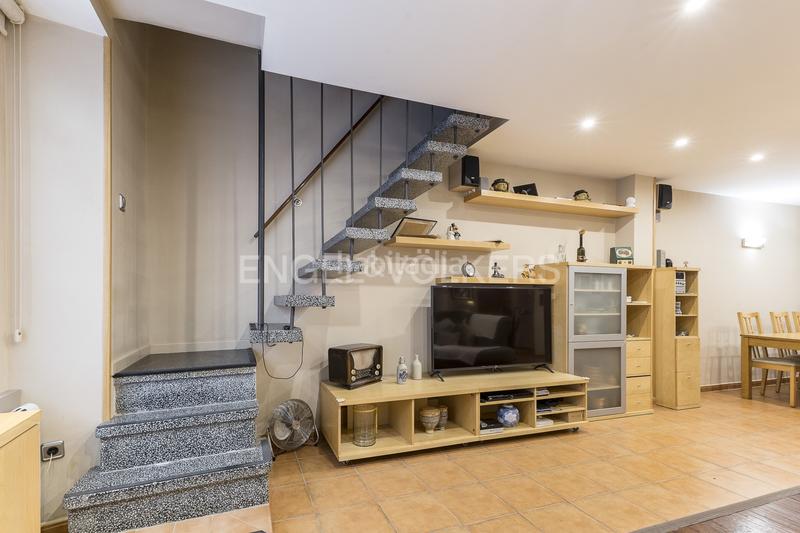 Foto 0503d228-eba3-43be-9133-ec3ca64d5336. Apartamento amplio piso reformado en poble sec en Barcelona