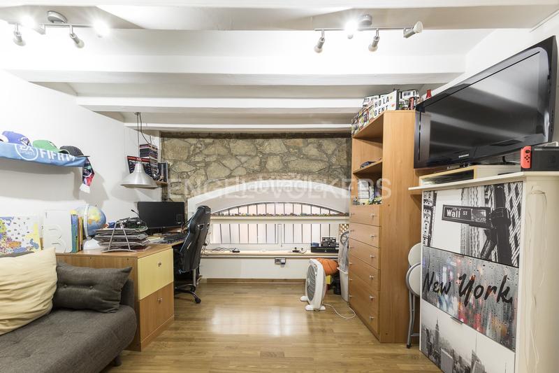 Foto 41b0e36b-6004-4ab2-87a4-b9f09396480f. Apartamento amplio piso reformado en poble sec en Barcelona