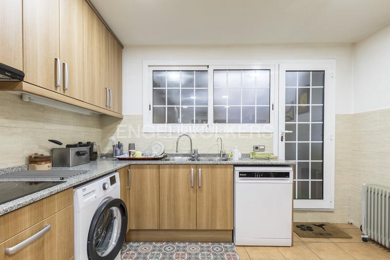 Foto 6fb23db3-4243-4097-963c-e8dda8f07365. Apartamento amplio piso reformado en poble sec en Barcelona