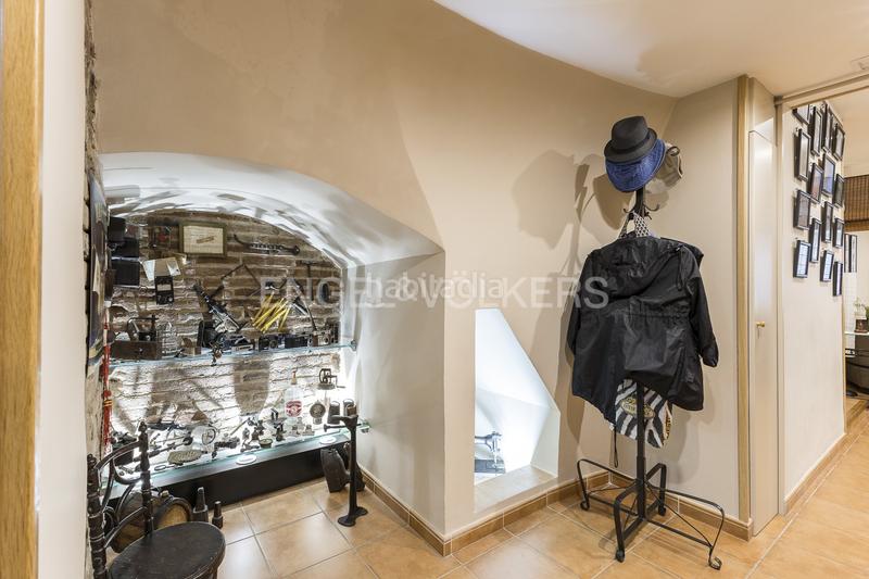 Foto 73a66cee-78fe-48c0-b382-8f09dddff98b. Apartamento amplio piso reformado en poble sec en Barcelona
