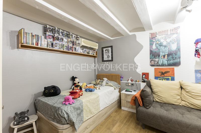 Foto 84ef239b-25c0-4da2-be62-914c4cfe4fe7. Apartamento amplio piso reformado en poble sec en Barcelona