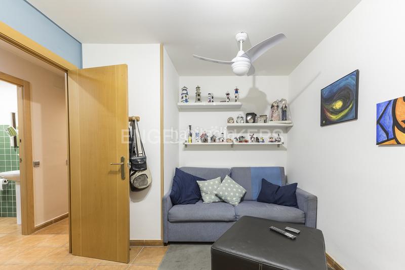 Foto 9d0382e1-7852-4f99-97a2-e0b72deb60af. Apartamento amplio piso reformado en poble sec en Barcelona