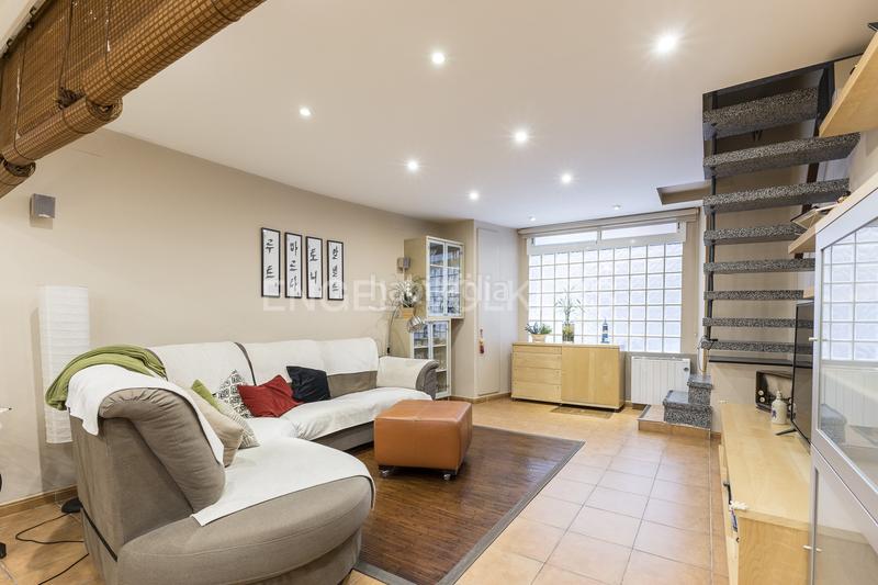 Foto b2c389fc-c801-4000-9545-2556ca9d6242. Apartamento amplio piso reformado en poble sec en Barcelona
