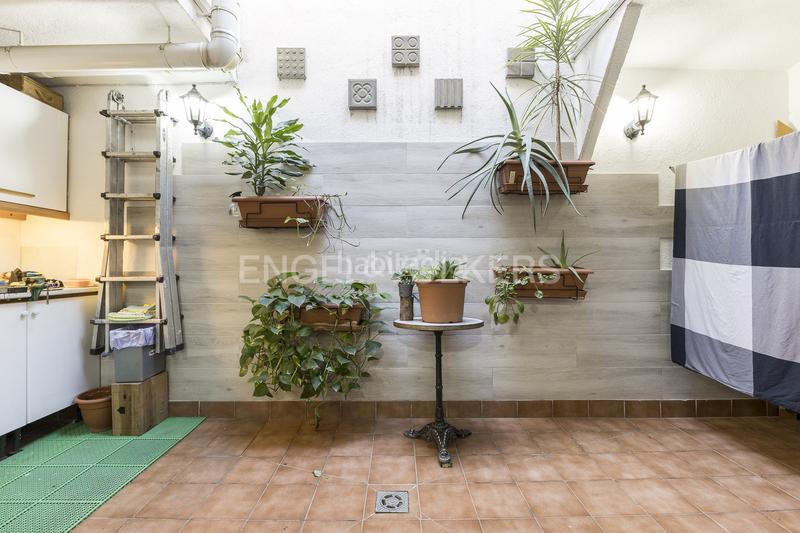 Foto ecda8e56-cf14-4881-b1c9-28772e599b99. Apartamento amplio piso reformado en poble sec en Barcelona