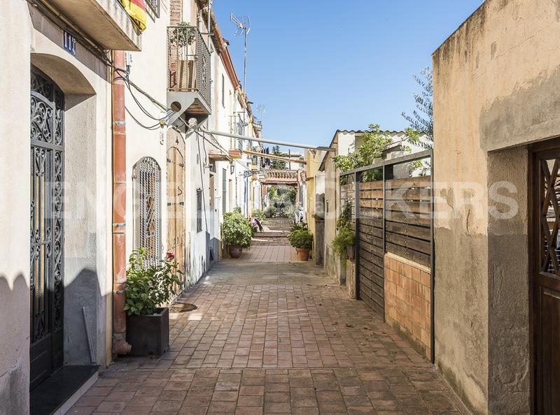 Foto c65dbebe-60d5-4e88-8e66-2bb912b6dc83. Casa amb calefacció a Horta Barcelona