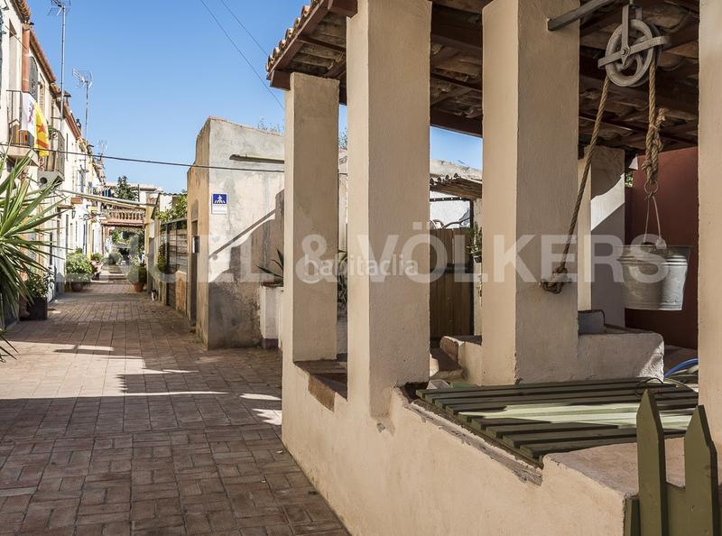 Foto f333fcb7-0e77-46d0-94dc-79ea249c77c3. Casa amb calefacció a Horta Barcelona