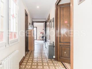 Lloguer Apartament  Trafalgar. Piso reformado en finca regia en eixample