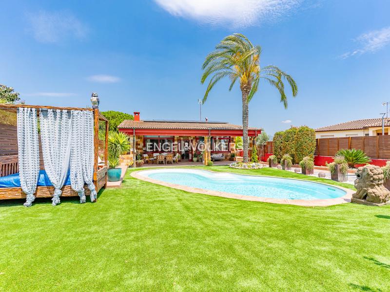 Foto 0b457193-1b55-4d12-a1b1-fcaa751c31fe. Haus mit heizung parking pool in Canovelles