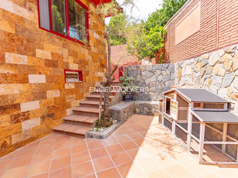 Foto 28a54e2b-5e45-40fd-9366-a14401b3b8ba. Haus mit heizung parking pool in Canovelles