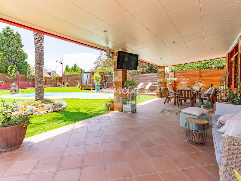 Foto 8be1898f-be28-49f1-8000-ae6e55cf15cd. Haus mit heizung parking pool in Canovelles