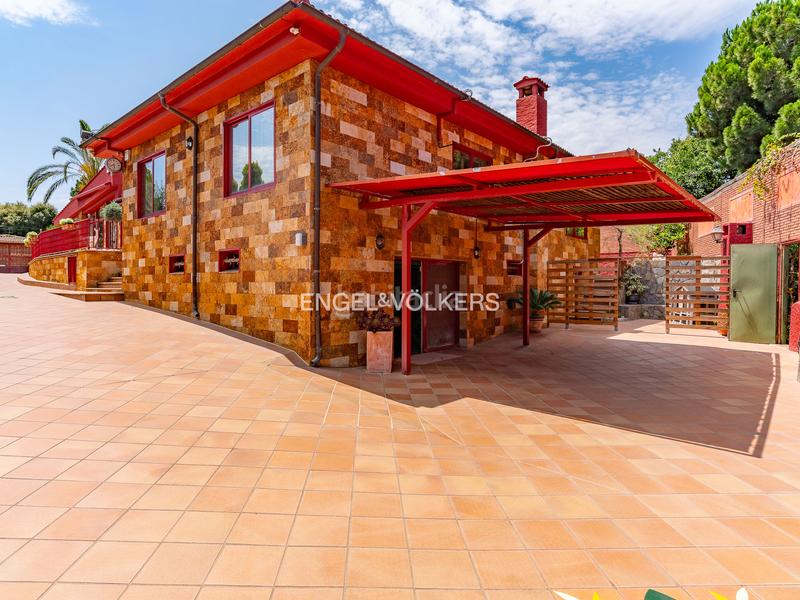 Foto 8be6e5f6-8151-40e5-841a-b25956988c5a. Haus mit heizung parking pool in Canovelles