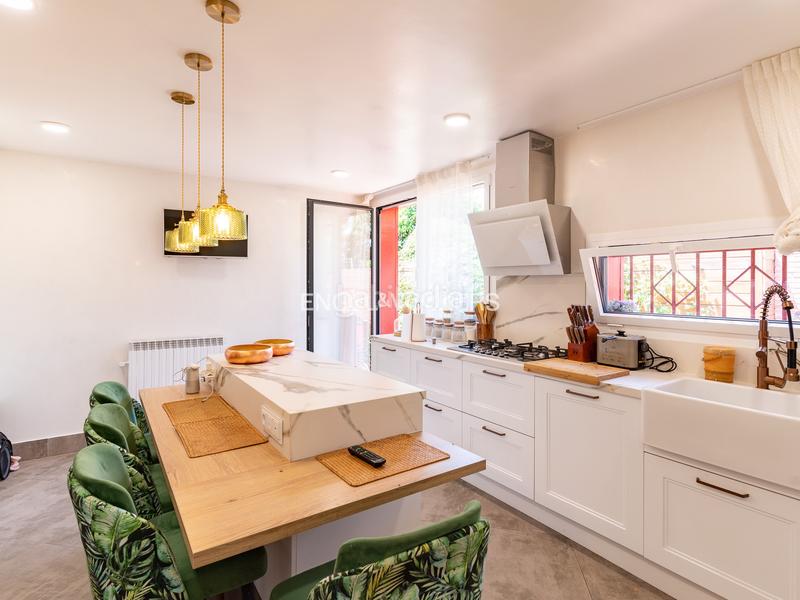 Foto c6d93082-ac86-44c9-b399-fba64eae0051. Haus mit heizung parking pool in Canovelles