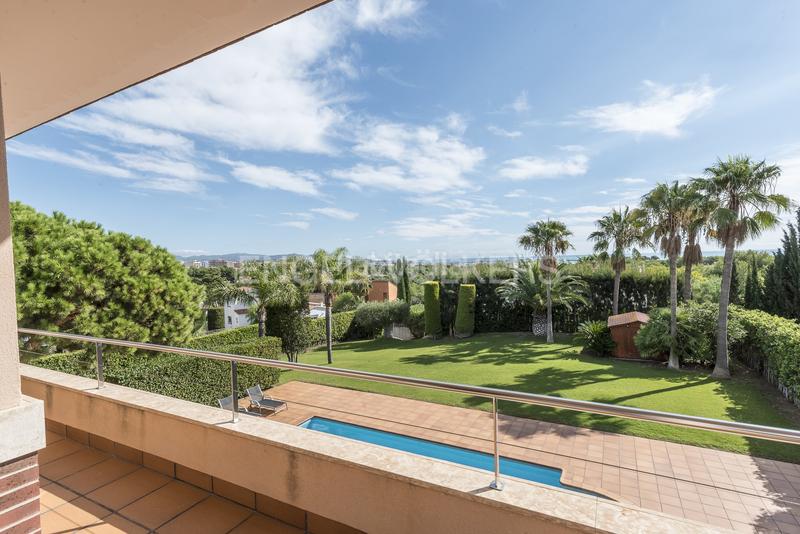 Foto 39ab029b-ba3c-40fc-92bb-0c12022268c6. Casa con riscaldamento parcheggio piscina in L´Aragai Vilanova i la Geltrú
