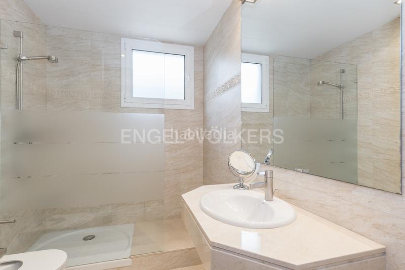 Foto 6d2d1f8f-0bdd-40e8-8f4b-54c533d9e96c. Casa con riscaldamento parcheggio piscina in L´Aragai Vilanova i la Geltrú