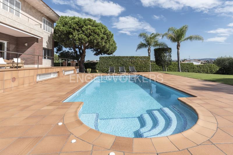 Foto 8bd48604-2db3-4483-b07a-1e259c5e1678. Casa con riscaldamento parcheggio piscina in L´Aragai Vilanova i la Geltrú