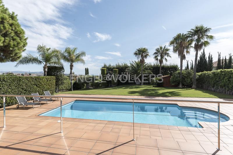 Foto e146d437-1a3c-4505-b1bf-95d351b63a1a. Casa con riscaldamento parcheggio piscina in L´Aragai Vilanova i la Geltrú