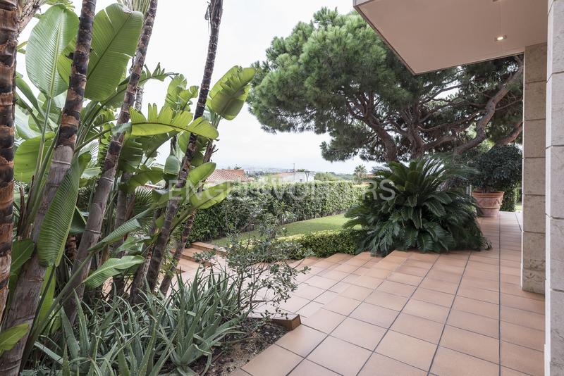 Foto f5142276-b85f-4df5-b80e-49a6a3d3c295. Casa con riscaldamento parcheggio piscina in L´Aragai Vilanova i la Geltrú