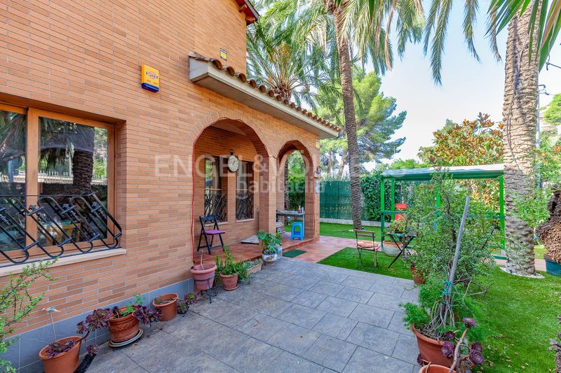Foto 36da9466-b8a8-4294-9c57-545654236793. Casa amb calefacció piscina a Bellamar Castelldefels