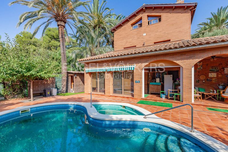 Foto c8a66fae-0d1d-4b65-abc5-2cabe1b27260. Casa amb calefacció piscina a Bellamar Castelldefels