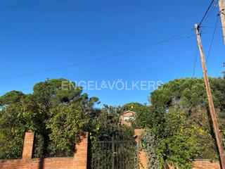 Terrain résidentiel à Valldoreix. Fantástico terreno esquinero en venta en valldoreix