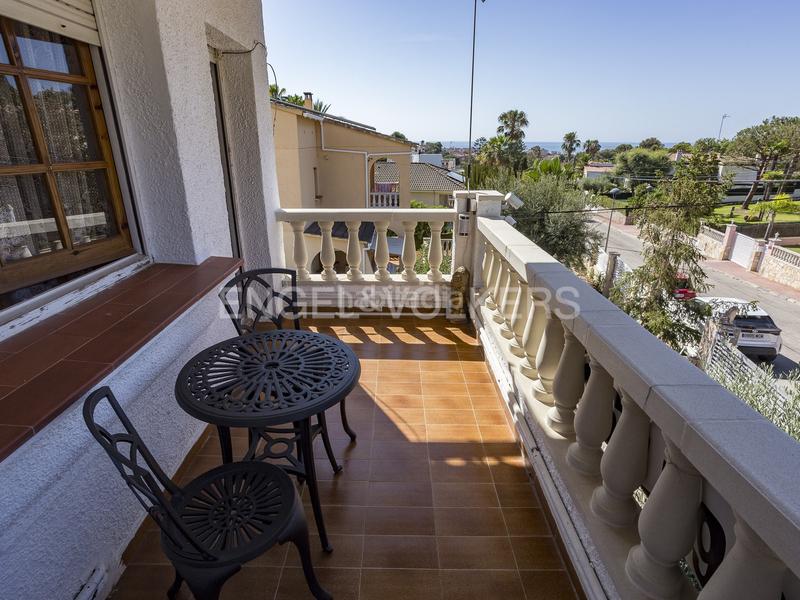 Foto 44b66c1b-68e0-497c-99c2-58d3013ef4da. Casa  unifamiliar a 2 kms de la playa! en Cunit residencial Cunit