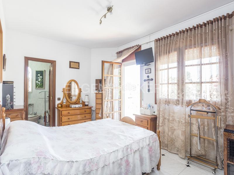 Foto 544b2180-cb47-4149-b711-7faeb4c65b68. Casa  unifamiliar a 2 kms de la playa! en Cunit residencial Cunit