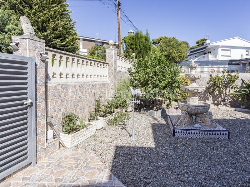 Foto 79998c7d-633d-4f9c-9081-d26ae422054e. Casa  unifamiliar a 2 kms de la playa! en Cunit residencial Cunit
