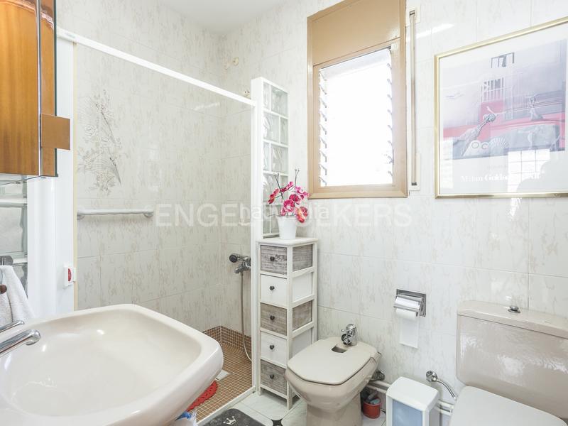 Foto a26eed2f-f6fd-43f3-8850-47f5bdae0574. Casa  unifamiliar a 2 kms de la playa! en Cunit residencial Cunit