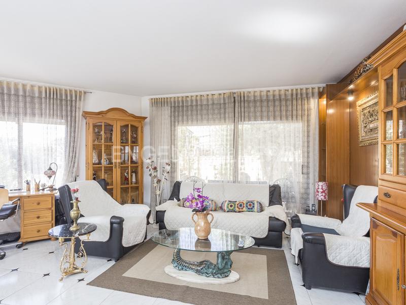 Foto b392244f-3370-423b-83e5-e31177062d6e. Casa  unifamiliar a 2 kms de la playa! en Cunit residencial Cunit
